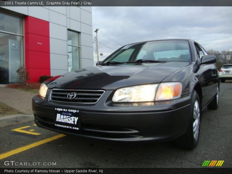 Graphite Gray Pearl / Gray 2001 Toyota Camry LE