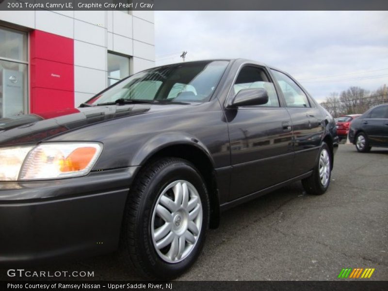 Graphite Gray Pearl / Gray 2001 Toyota Camry LE