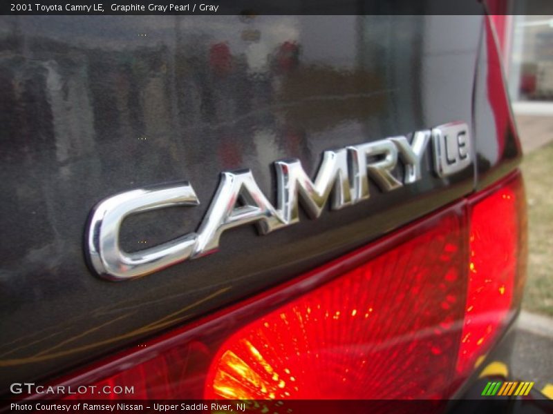 Graphite Gray Pearl / Gray 2001 Toyota Camry LE
