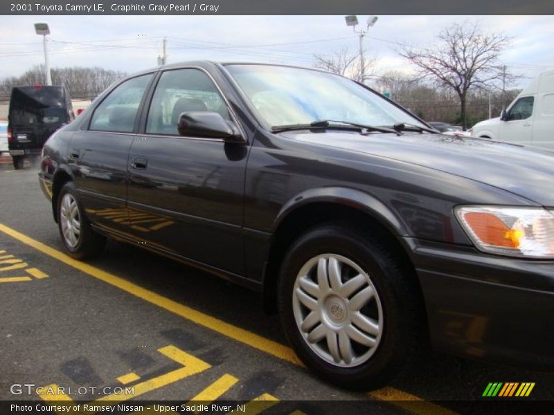 Graphite Gray Pearl / Gray 2001 Toyota Camry LE