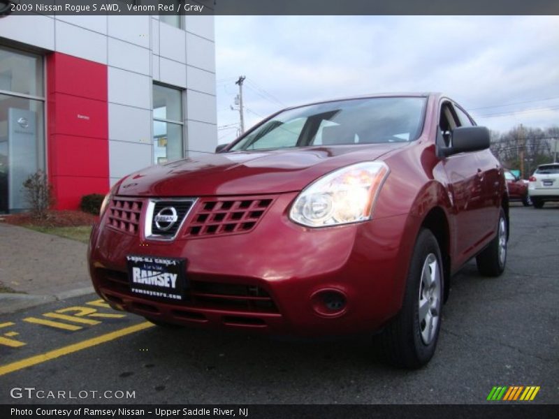 Venom Red / Gray 2009 Nissan Rogue S AWD