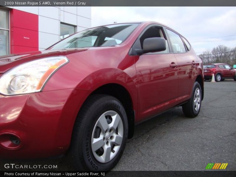 Venom Red / Gray 2009 Nissan Rogue S AWD