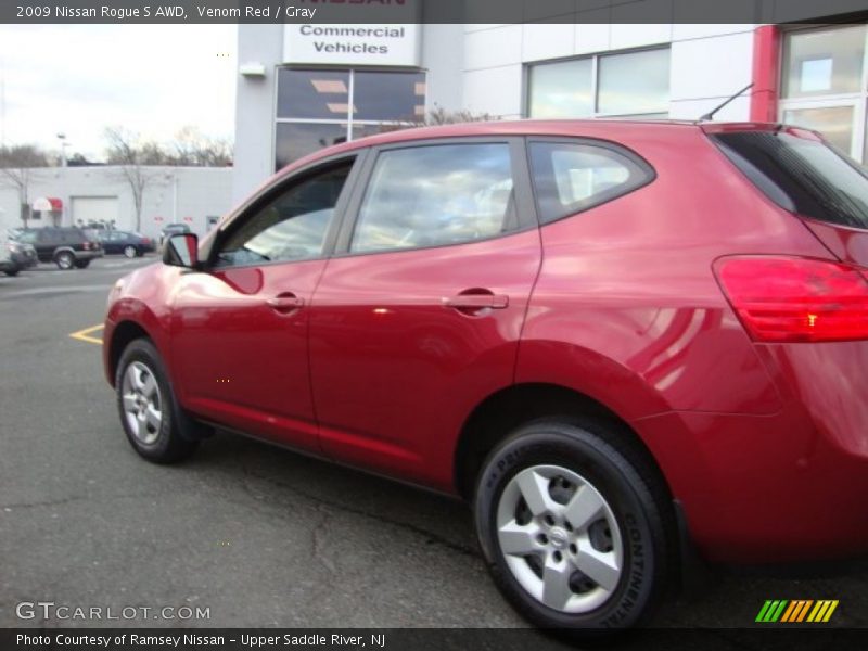 Venom Red / Gray 2009 Nissan Rogue S AWD