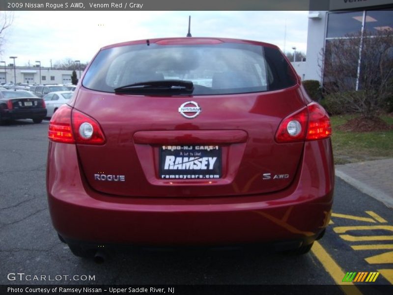 Venom Red / Gray 2009 Nissan Rogue S AWD