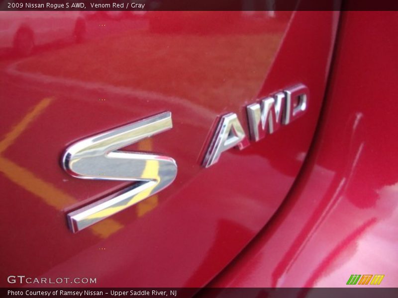 Venom Red / Gray 2009 Nissan Rogue S AWD