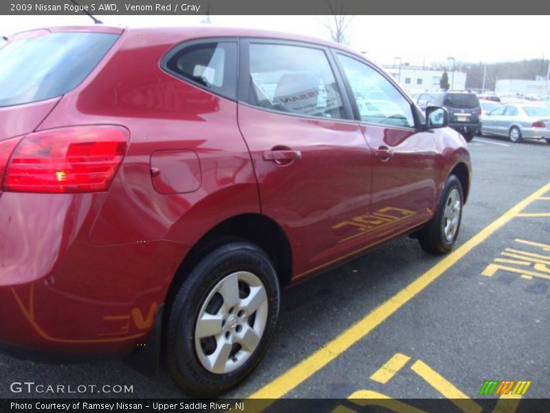 Venom Red / Gray 2009 Nissan Rogue S AWD