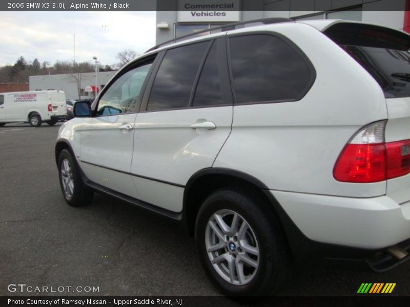Alpine White / Black 2006 BMW X5 3.0i