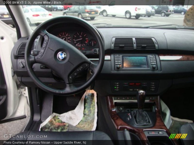 Alpine White / Black 2006 BMW X5 3.0i
