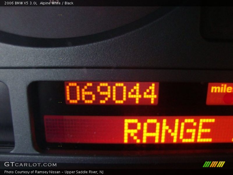 Alpine White / Black 2006 BMW X5 3.0i