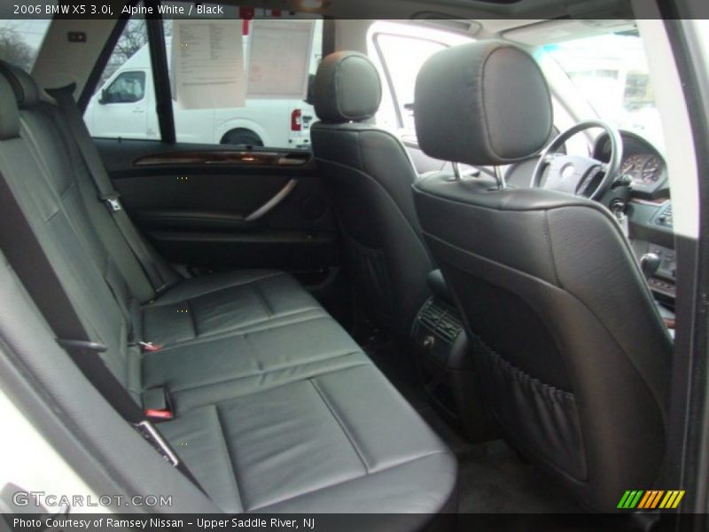 Alpine White / Black 2006 BMW X5 3.0i