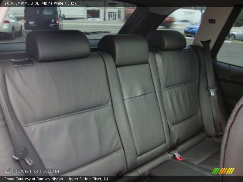 Alpine White / Black 2006 BMW X5 3.0i