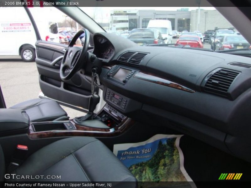 Alpine White / Black 2006 BMW X5 3.0i