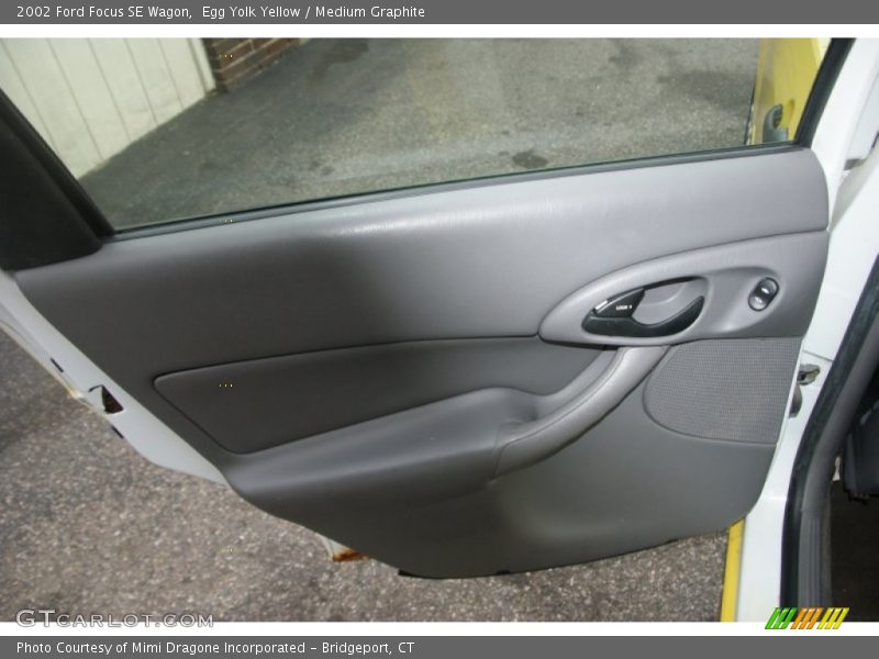 Egg Yolk Yellow / Medium Graphite 2002 Ford Focus SE Wagon
