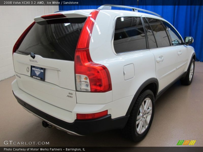 Ice White / Sandstone 2008 Volvo XC90 3.2 AWD