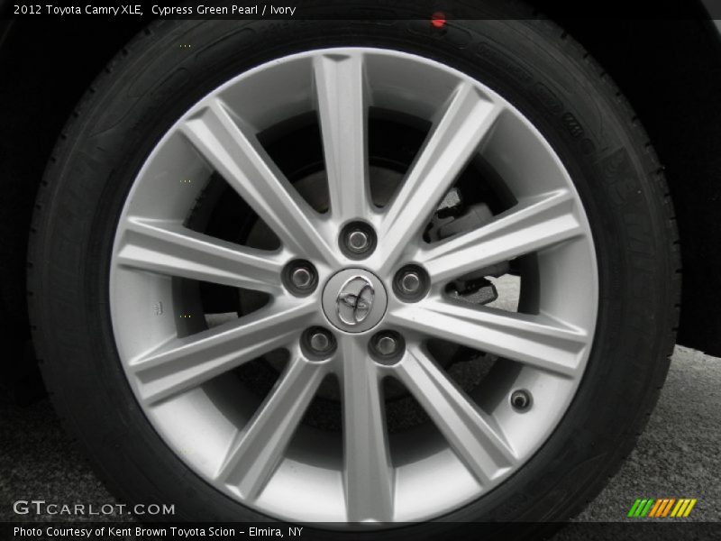 Cypress Green Pearl / Ivory 2012 Toyota Camry XLE