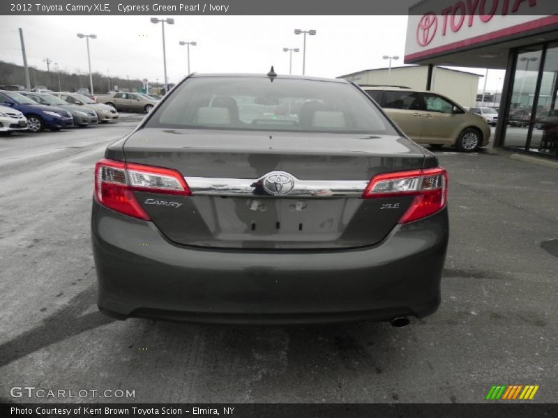 Cypress Green Pearl / Ivory 2012 Toyota Camry XLE