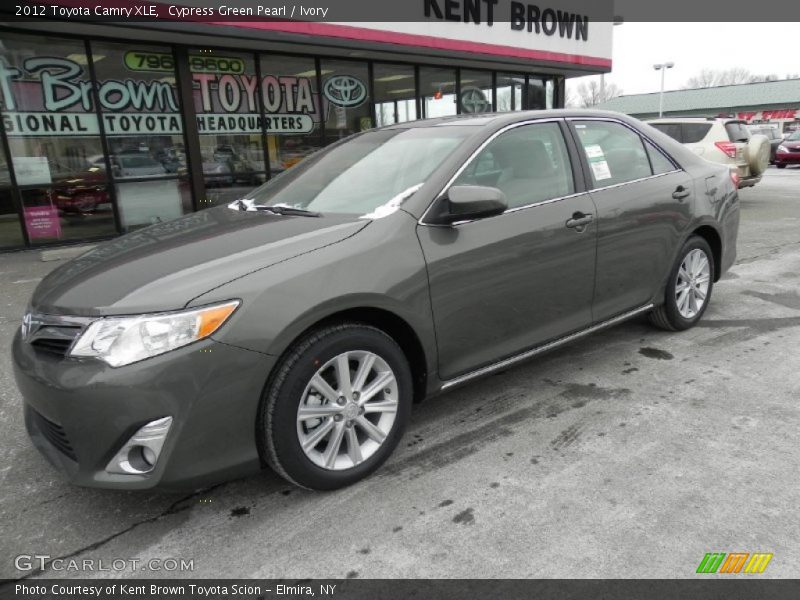 Cypress Green Pearl / Ivory 2012 Toyota Camry XLE