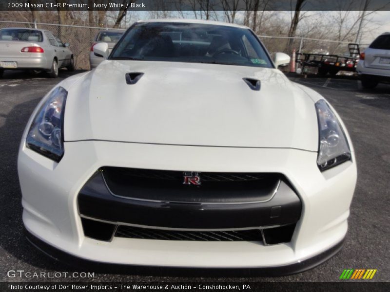 Ivory White / Black 2009 Nissan GT-R Premium