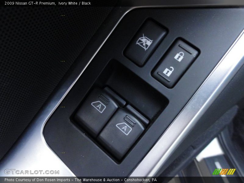 Ivory White / Black 2009 Nissan GT-R Premium