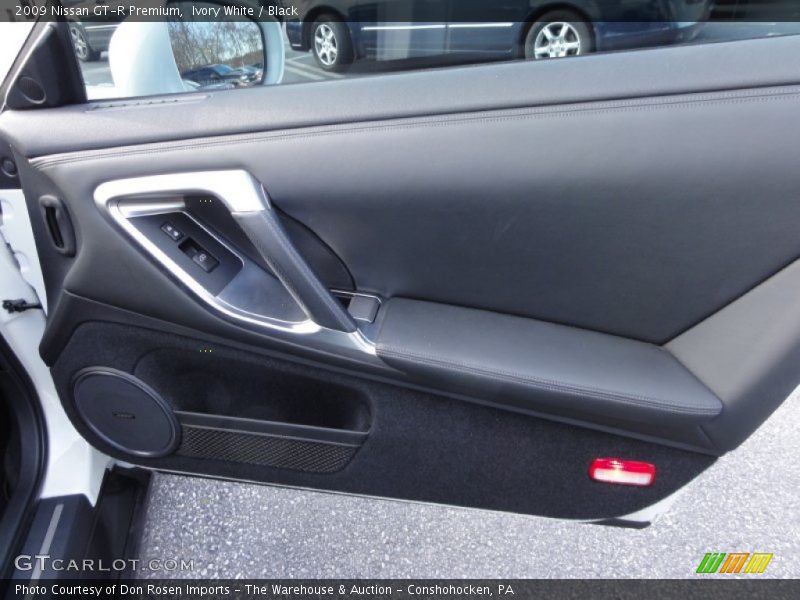 Door Panel of 2009 GT-R Premium