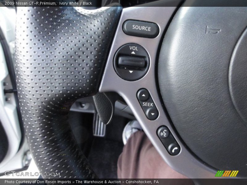 Controls of 2009 GT-R Premium