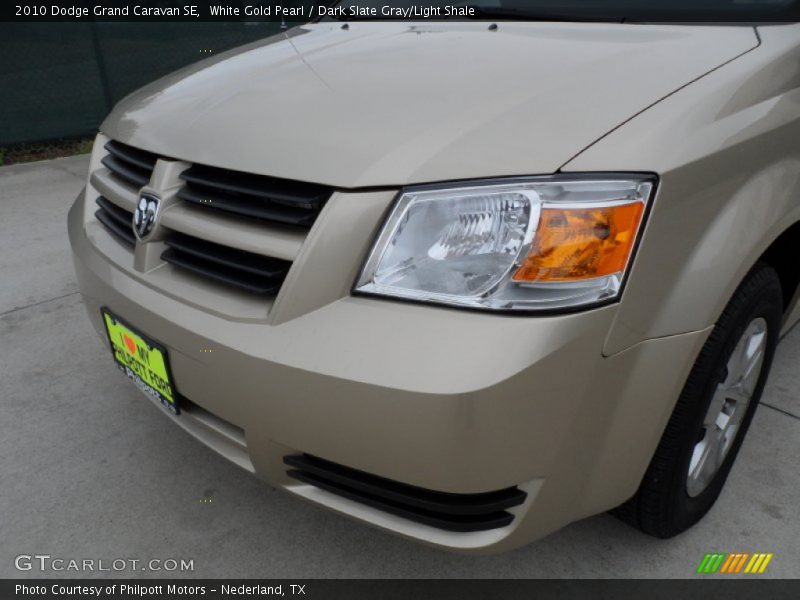 White Gold Pearl / Dark Slate Gray/Light Shale 2010 Dodge Grand Caravan SE