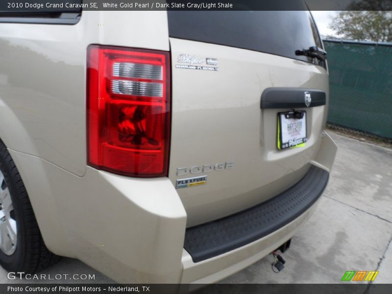 White Gold Pearl / Dark Slate Gray/Light Shale 2010 Dodge Grand Caravan SE