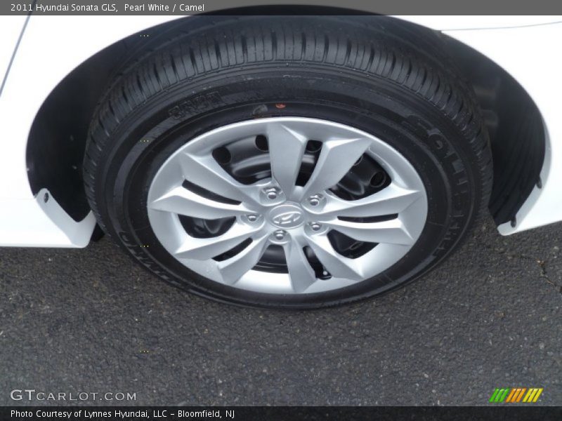 Pearl White / Camel 2011 Hyundai Sonata GLS