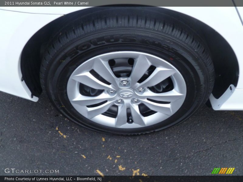 Pearl White / Camel 2011 Hyundai Sonata GLS