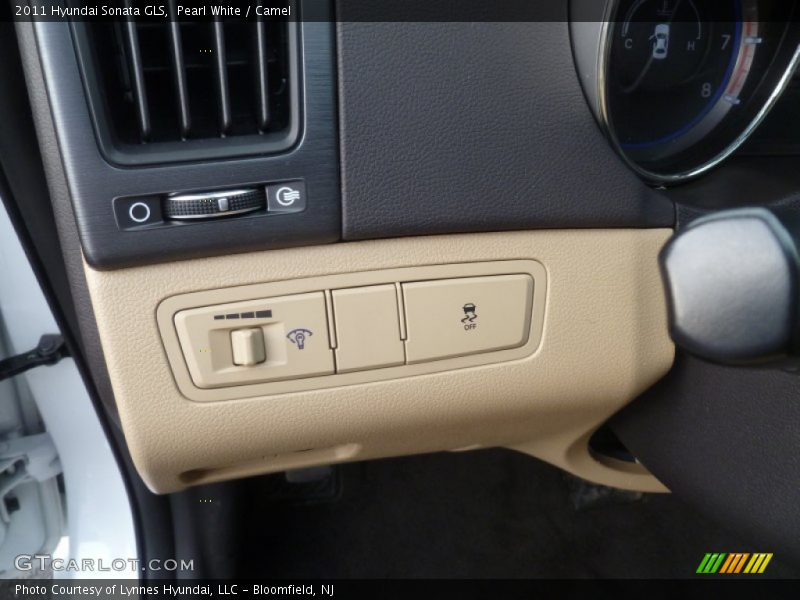 Pearl White / Camel 2011 Hyundai Sonata GLS