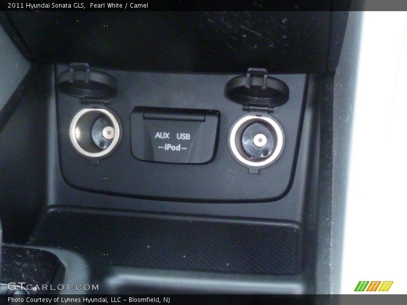 Pearl White / Camel 2011 Hyundai Sonata GLS