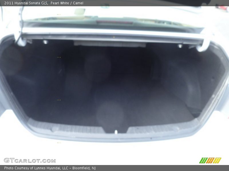 Pearl White / Camel 2011 Hyundai Sonata GLS