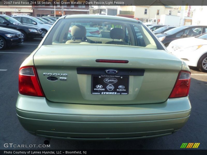 Kiwi Green Metallic / Dark Pebble/Light Pebble 2007 Ford Focus ZX4 SE Sedan