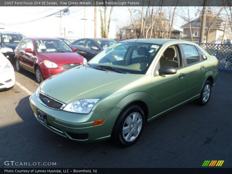 Front 3/4 View of 2007 Focus ZX4 SE Sedan
