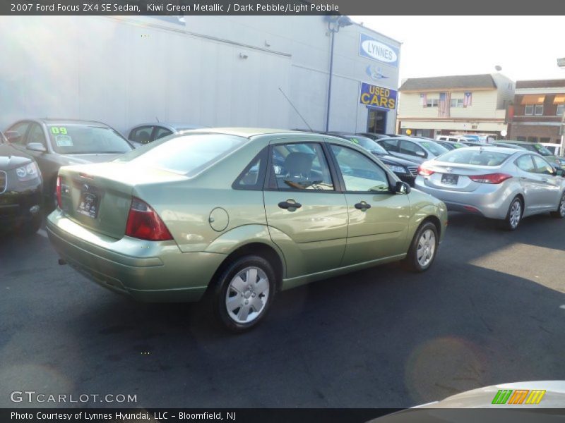 Kiwi Green Metallic / Dark Pebble/Light Pebble 2007 Ford Focus ZX4 SE Sedan