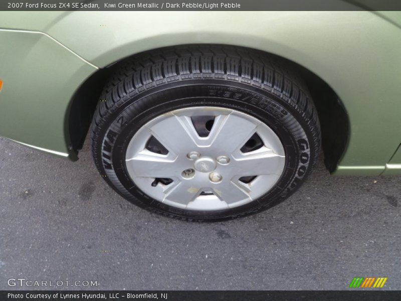  2007 Focus ZX4 SE Sedan Wheel