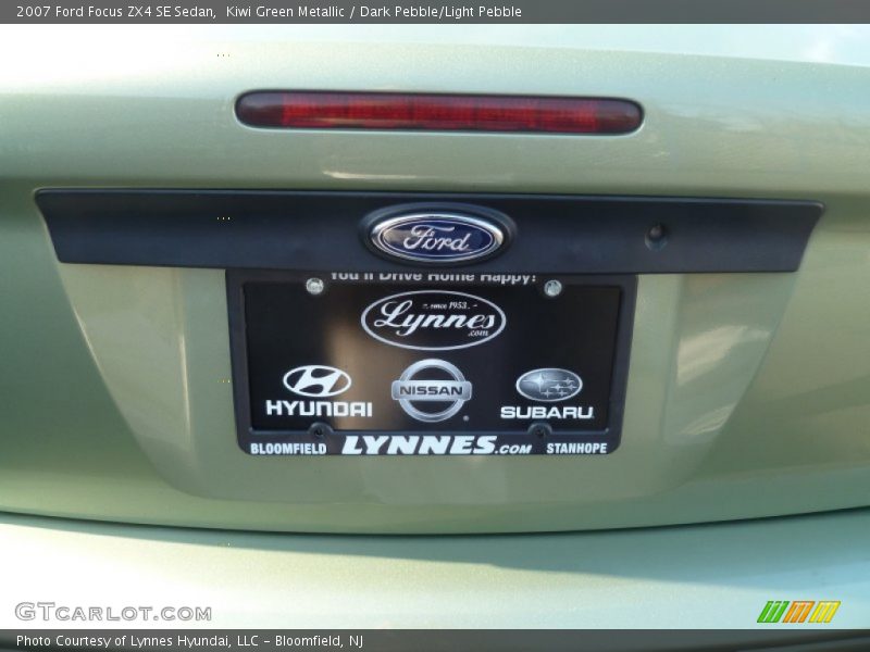 Kiwi Green Metallic / Dark Pebble/Light Pebble 2007 Ford Focus ZX4 SE Sedan