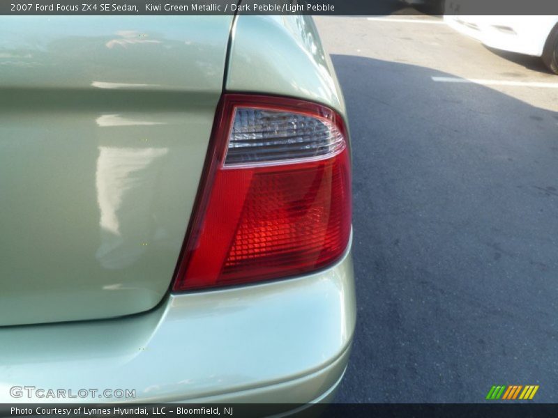 Kiwi Green Metallic / Dark Pebble/Light Pebble 2007 Ford Focus ZX4 SE Sedan