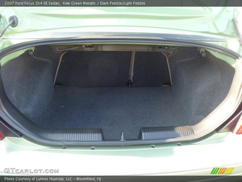  2007 Focus ZX4 SE Sedan Trunk