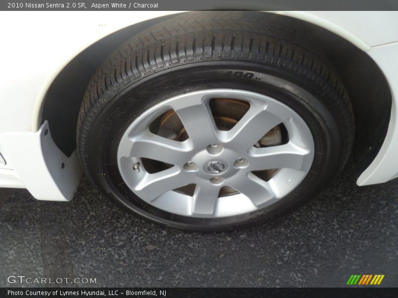 Aspen White / Charcoal 2010 Nissan Sentra 2.0 SR