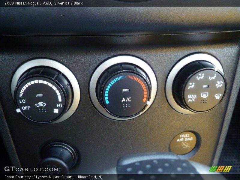Silver Ice / Black 2009 Nissan Rogue S AWD