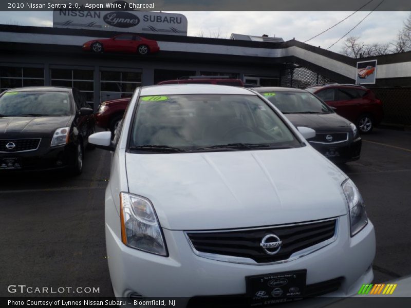Aspen White / Charcoal 2010 Nissan Sentra 2.0