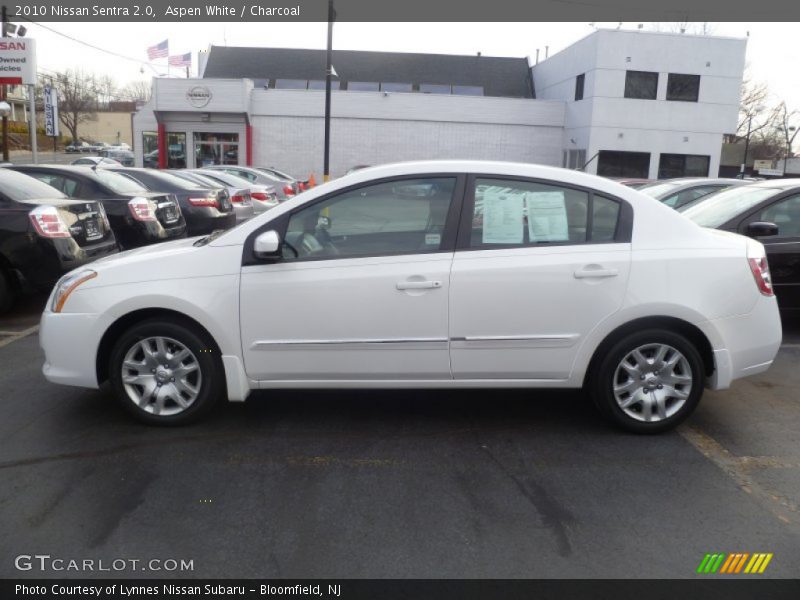 Aspen White / Charcoal 2010 Nissan Sentra 2.0