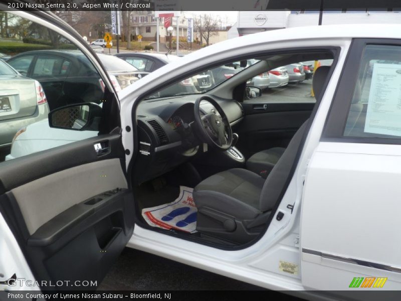 Aspen White / Charcoal 2010 Nissan Sentra 2.0