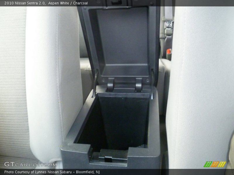Aspen White / Charcoal 2010 Nissan Sentra 2.0