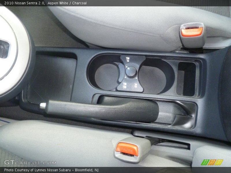 Aspen White / Charcoal 2010 Nissan Sentra 2.0
