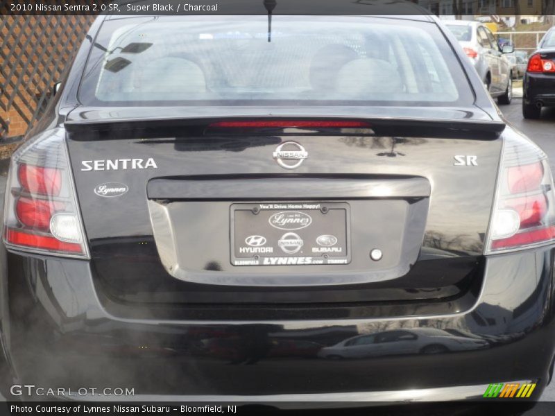 Super Black / Charcoal 2010 Nissan Sentra 2.0 SR