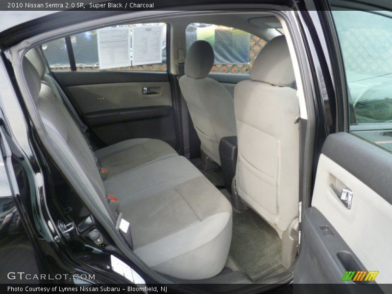 Super Black / Charcoal 2010 Nissan Sentra 2.0 SR