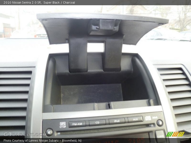 Super Black / Charcoal 2010 Nissan Sentra 2.0 SR