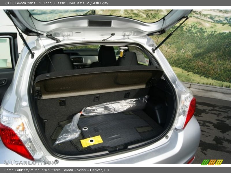 Classic Silver Metallic / Ash Gray 2012 Toyota Yaris L 5 Door